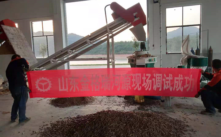 广东河源木屑颗?；魇猿晒?jpg