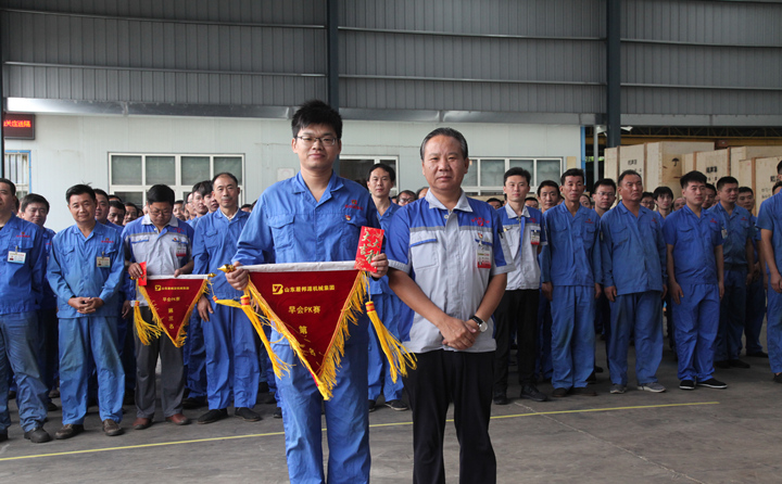 景重洋带领金格瑞公司团队在集团早会PK赛中获得冠军及“现场5S管理团队第一名”.JPG 景重洋带领金格瑞公司团队在集团早会PK赛中获得冠军及“现场5S管理团队第一名”.JPG