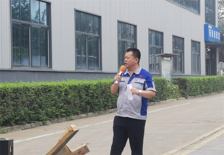 孙总表示安全无小事，安全只有现在，永远没有“下一次”。时刻牢记安全红线，把安全放在心中、握在手上，及时消除各种隐患，杜绝违规操作。掌握安全知识和技能，是实现安全生产的前提，大家一定要牢记