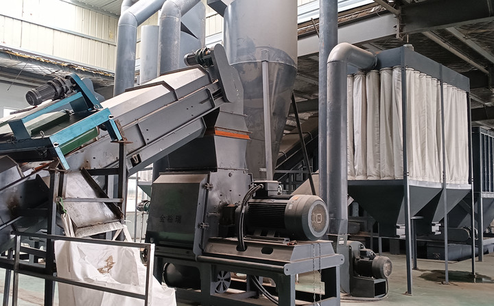 江苏宿迁年产2万吨木材颗粒生产线现场图片.jpg 江苏宿迁年产2万吨木材颗粒生产线现场图片.jpg