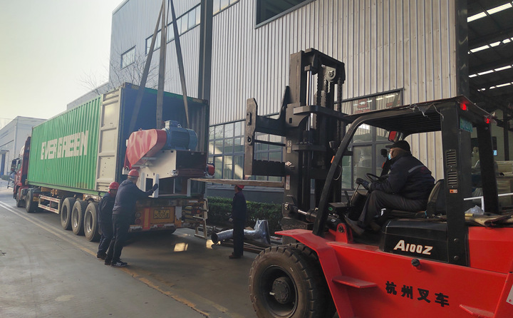 木屑颗粒机生产线发往英国伦敦，这是年产2万吨的颗?；呱璞?jpg