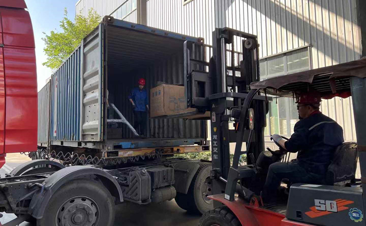 巴西客户订购的中国山东金格瑞生物质颗?；璞敢炎俺低瓿?/></p><p style=